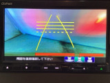 バックでの車庫入れも安心です! リアカメラが付いているバックモニター付のナビを装備しております。操作線もついており距離感も画面から確認できます。