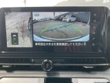 アラウンドビューモニターは自車の前方・側面映像をモニタ-に映して離合時・駐車時などにとても便利です。