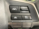 【全車速追従機能付クルーズコントロール】高速道路での長距離走行が楽に!!自動で速度を保つクルーズコントロールが、衝突軽減システムと連携し、前方の車両を感知して車間を保つように速度調節してくれます!!