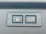 【パワーバックドア】スマートキーや運転席のボタンを押すだけでリアゲートが自動で開閉します!荷物を持っている時や、高い位置にあるバックドアを閉める際に便利な機能です♪