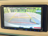 【バックカメラ】駐車時に後方がリアルタイム映像で確認できます。大型商業施設や立体駐車場での駐車時や、夜間のバック時に大活躍!運転スキルに関わらず、今や必須となった装備のひとつです!