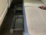 見た目が大事!な外装はぴかっとキレイに磨いており、経年のくすみもよみがえっております。ヘッドライトやドア周辺を磨く際にはマスキングテープを使用して保護しながら丁寧に作業をしております。