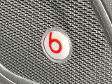 ●beatsサウンドシステム:車種毎に最適なチューニングを施した、Beats Audioプレミアムサウンドシステムを搭載。重厚感のある音楽をお楽しみいただけます。