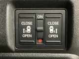 【両側パワースライドドア】両側がパワースライドドアになっており、運転席のスイッチやスマートキーでも開閉が可能です!開口部も広いので乗り降りも楽々♪