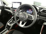 視界も広々で見晴らしの良い運転しやすいコックピットです。