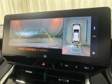 【パノラミックビューモニター】真上から見下ろしたような視点で確認できるバックカメラ搭載!死角も見やすく駐車もラクラクです!