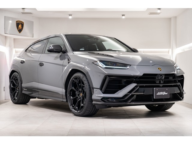 ウルス ペルフォルマンテ 4WD