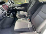 厚みがあって、座り心地のいいソファーのようなシート。運転席も助手席もリラックスしてゆったり座れます。