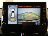 パノラミックビューモニター付きです。車両を上から見たような映像をディスプレイオーディオ画面に表示。運転席からの目視だけでは見にくい、車両周辺の状況をリアルタイムでしっかり確認できます。