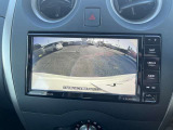 バックカメラ。後方視界がナビ画面に映し出されるので、駐車時のサポートになります。