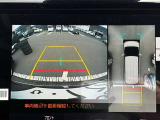 【全方位カメラ】全方位モニターを装備し、車両の周囲を上空から見下ろすように映像で確認可能。駐車や狭い道での操作をサポートし、安全性を高めます。