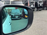 ブラインドスポットモニター★後方側から接近してくる車両を検知して危険をお知らせしてくれます。