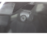 現代の車社会の必需品。ドライブレコーダー装着。エンジン始動後の一部始終を記録します。