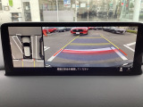 バックカメラ装備です。狭い場所での車庫入れや切り替えしの時など目で見て確認できるので便利ですね。