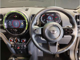 ミニ独特のゴーカートフィーリングと呼ばれる軽快なハンドリングはAT車、MT車のどちらでも楽しめます。