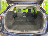 後席を格納すると、これだけの広さが!シーンに合わせたシートアレンジで、大きな荷物も積むことが出来ます♪