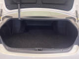 積み下ろしのしやすいデッキにはたっぷりと荷物を積み込んでいただけます。遊びから仕事まで、様々なシーンで頼れます♪