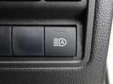 オートマチックハイビームとは、先行車や対向車のライトを認識し、ハイビームとロービームを自動で切り替える機能です。夜道の視界を確保します。詳細は販売店スタッフまでおたずねください。