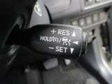 レーダークルーズコントロール♪レーダーとカメラで先行車を認識し、車速に応じた車間距離を保ちながら追従走行を支援します♪ロングドライブを快適にし、高速道路での渋滞やノロノロ運転をサポートします♪