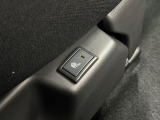 【シートヒーター】寒い日に重宝するシートヒーター!エアコンより早く温まってくれるので寒がりの人も安心ですね♪エアコンの温風は乾燥するから苦手、という方にもをおすすめです。