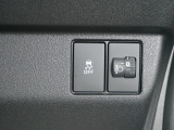 急カーブしたときの車の横滑りを防止してくれたり、障害物を検知すると音で教えてくれたり、普段運転していて安心できる装備も充実しています!
