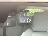 【ドライブレコーダー】ドライブレコーダー装備!走行中はもちろん、あおり運転や事故に遭遇した際、映像で記録し、万一のリスクに備えます。※記録用SDカードはお客様ご自身でご準備いただく必要があります。