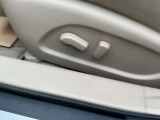 【電動シート】電動シートなので手動と違い細かい調節が簡単です。