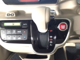 オートマチックシフトレバーは、手になじみ操作しやすい形状で安全運転にもつながります♪