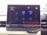 ナビゲーションはギャザズ9インチメモリーナビを装着しております。AM、FM、CD、DVD再生、Bluetooth、音楽録音再生、フルセグTVがご使用いただけます。
