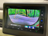 【バックカメラ】駐車時に後方がリアルタイム映像で確認できます。大型商業施設や立体駐車場での駐車時や、夜間のバック時に大活躍!運転スキルに関わらず、今や必須となった装備のひとつです!