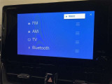 AM/FMチューナー、フルセグTV、Bluetooth接続、USB入力(動画・音楽再生/給電)、スマートフォン連携機能を標準装備!機能の詳細につきましては、展示店舗までお尋ねください。