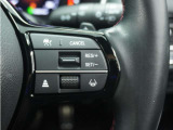 ◆アダプティブクルーズコントロール◆予め設定した車速内でクルマが自動的に加減速。前走車との適切な車間距離を維持しながら追従走行します。【LKAS】車線維持支援システムでステアリング操作を支援。