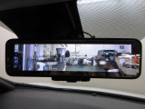 スマートルームミラー付きで後部座席に乗車してても後方がしっかり見れます