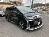 日本全国への納車も経験豊富な私たちにお任せ下さい!株ゼロと提携ネットワークと併せ、自社ローダーでの納車などもご自宅、またはご指定場所までOK!*引取りにご来店の際は、車検証登録済みでお渡しとなります。