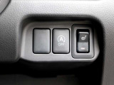 【運転席シートヒーター】エアコンより早く温まるので、寒い日の朝もすぐに快適!