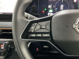 【ステアリングスイッチ】運転中に前方から目線をそらすことなくオーディオ等の操作が可能な便利機能!安心&快適なドライブを演出してくれます。