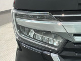 LEDヘッドライトは、点灯の瞬間から最大光量を発揮し、突然暗くなるトンネルなどでの安定感を高めます。