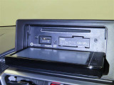CD、DVDの再生ができます。