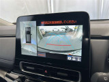 バックカメラの他に上から見下ろしたような画像が見れるアラウンド(全方位)モニター。前後左右を把握できる、すごい機能が装備されています!