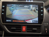 バックガイドモニターで後方を確認しながら安心して駐車することができます。運転初心者も熟練者も、必須の装備です!
