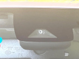 【トヨタセーフティセンス】走行中に前方の車両等を認識し、衝突しそうな時は警報とブレーキで衝突回避と被害軽減をアシスト。より安全にドライブをお楽しみいただけます。