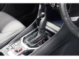 ミッションはストレート型CVTマニュアルモード付になります、CVT車ですがマニュアル感覚で運転操作ができます!シフトレバーの周りにはX-MODE・Fシートヒーター等のSWを設置しております!