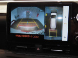 バックガイドモニターで、後方を確認しながら安心して駐車することができます。運転初心者も熟練者も必須の機能ですよ!
