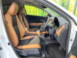 運転席シート廻りは使用感も少なく、良好な状態となっています。前オーナー様が丁寧に使っていたことがよくわかりますね。