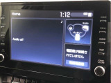 ディスプレイオーディオ装着車。ディスプレイとスマホを連携で、様々なアプリを使用できます。マップのアプリを繋げて、ナビゲーションとして使用できます。