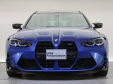 【キドニーグリル】BMWの代名詞。一目見ただけでBMWであると認識できる確固たるアイコンとして存在感を放ちます。