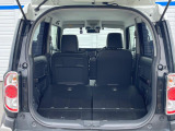 普段のお買い物や通勤、送迎等に十分な荷室スペースを確保しております。セカンドシートを倒すと、大きな荷物の積載も可能です♪
