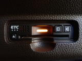 デザインスッキリのビルトイン『ETC』!高速道路の特典はもちろん、キャッシュレスなので料金所では徐行するだけで通過可能です!