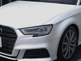 ●Audiが最初に採用したLEDポジショニングランプ。シャープなラインで昼間でも点けていたいと思うほど上品でオシャレです。夜間走行時はさらに目立ちます!