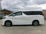 トヨタ認定中古車になります。まるごとクリーニングで見えない部分もまるごと洗浄しております。